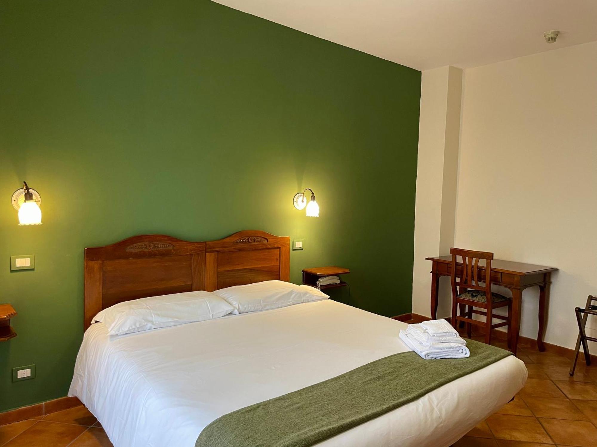 Mingone Hotel Ristorante Isola di Liri Buitenkant foto